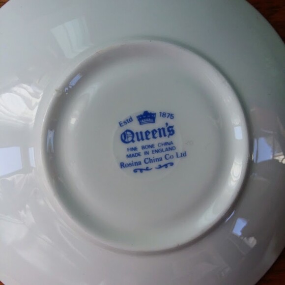 Queen's Teacup and Saucer FINE BONE CHINA MADE IN ENGLAND Rosina China Co - Picture 4 of 5